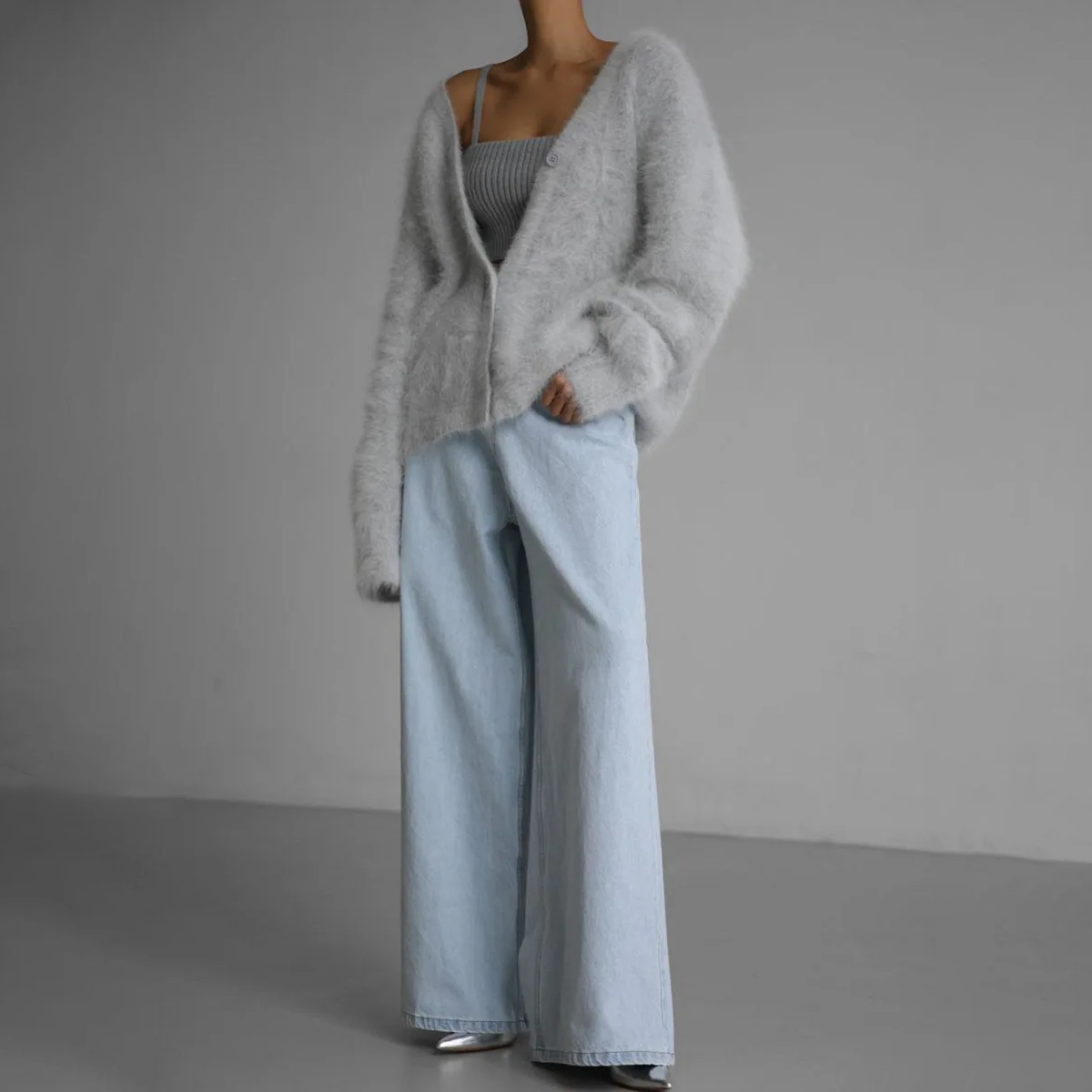 Flauschige Damen Strickjacke Mit V Ausschnitt