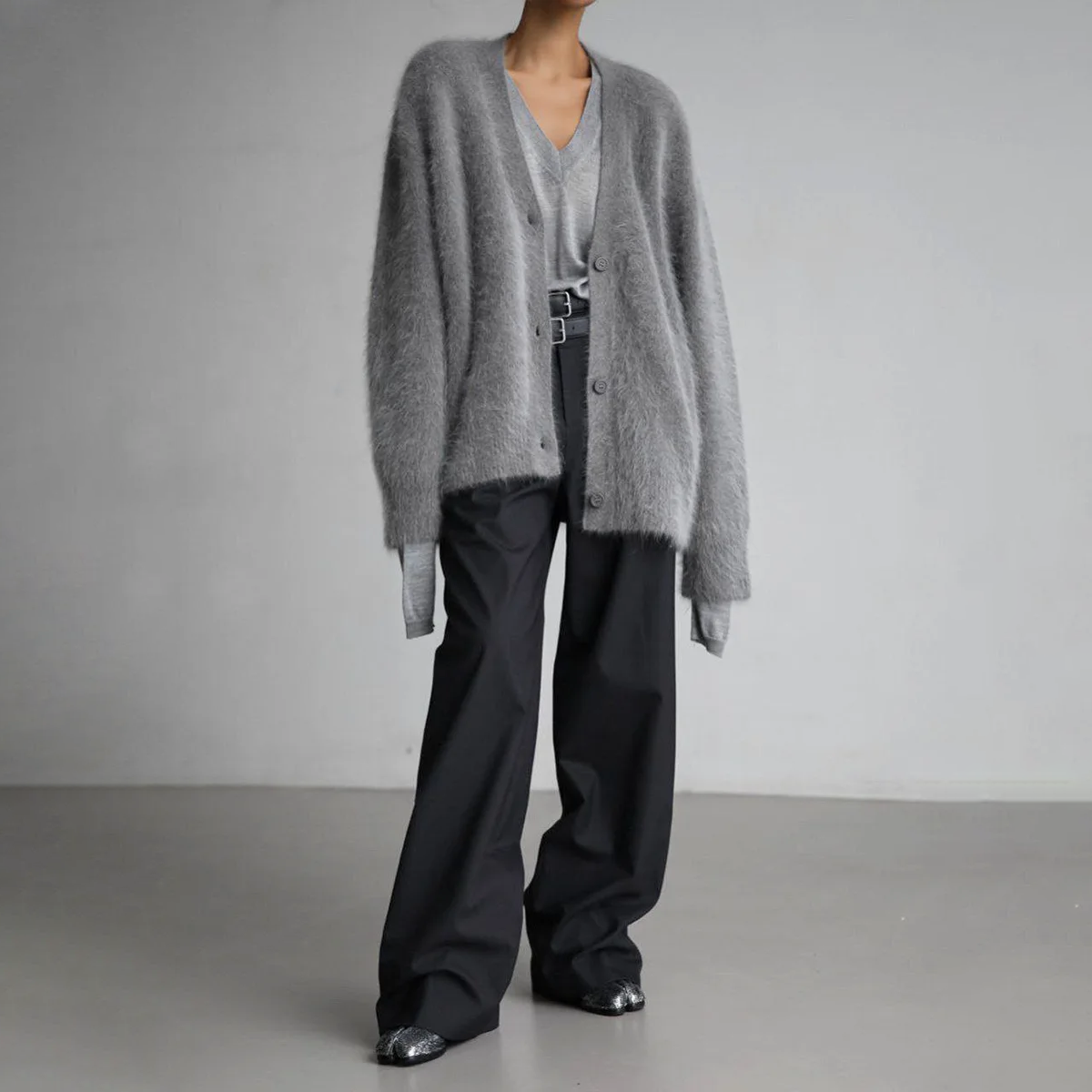 Flauschige Damen Strickjacke Mit V Ausschnitt