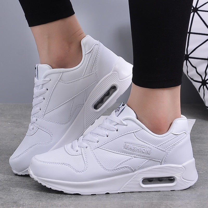 Rutschfeste Damen Freizeitschuhe mit Plateausohle