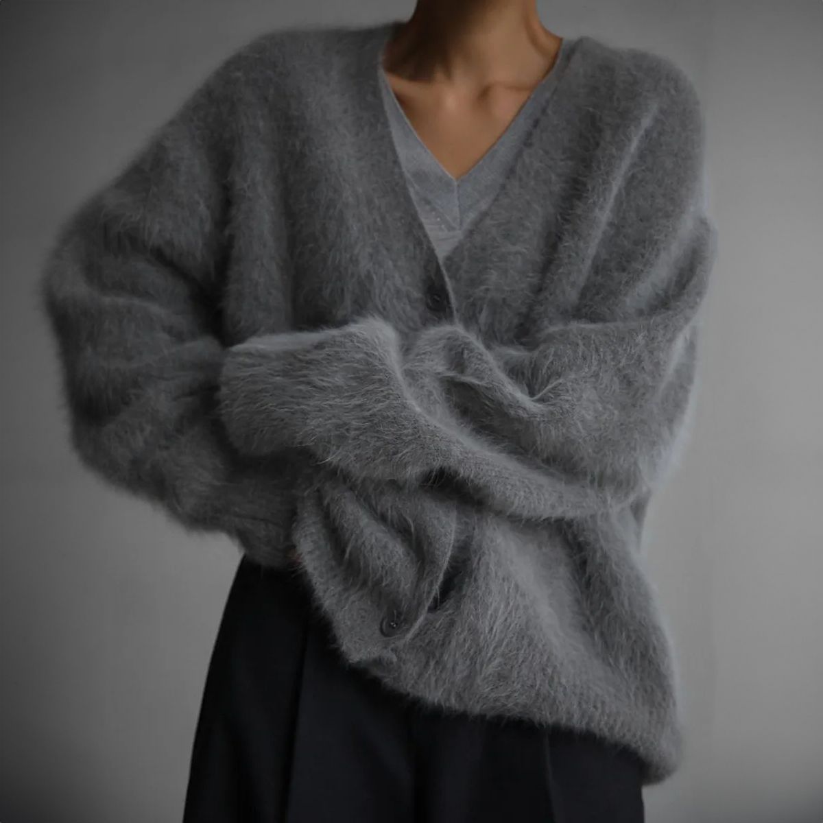 Flauschige Damen Strickjacke Mit V Ausschnitt