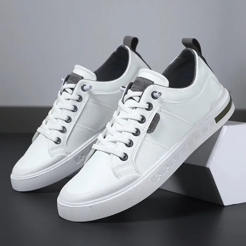 Zweifarbige Schnürsneaker im urbanen Stil