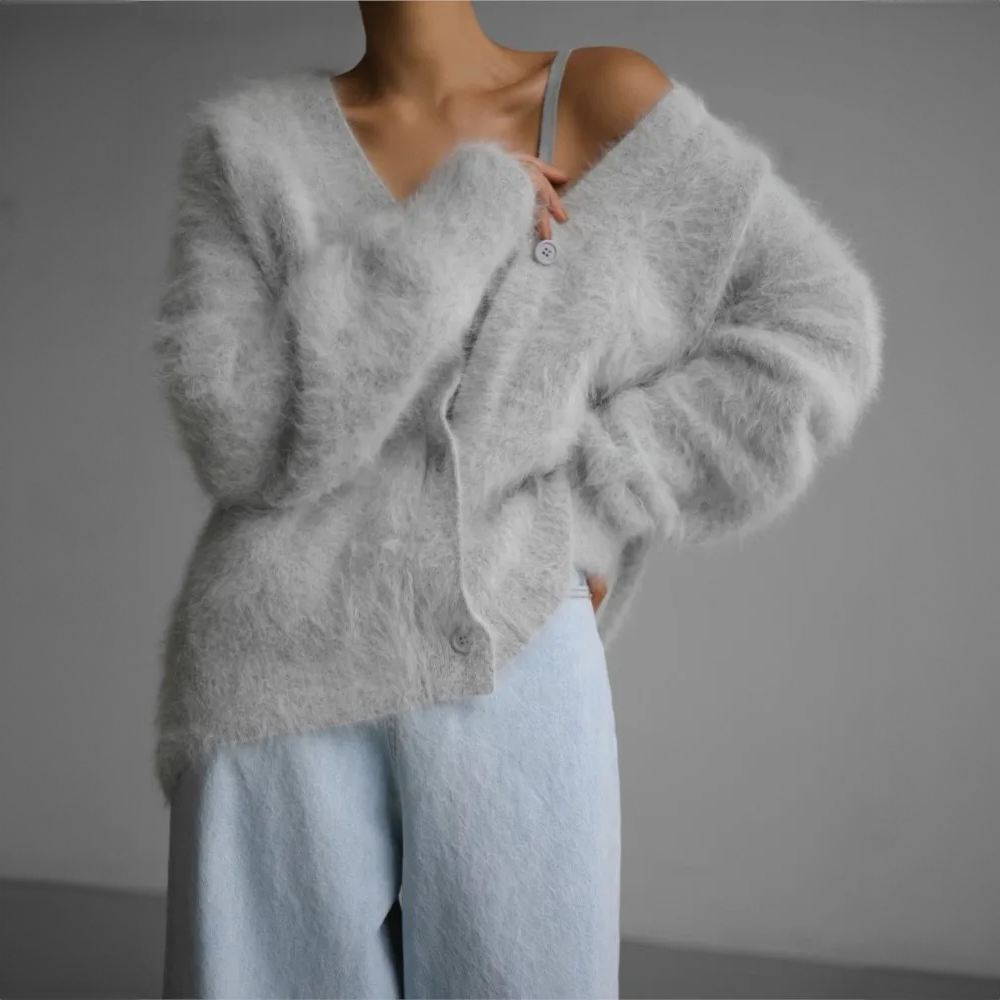 Flauschige Damen Strickjacke Mit V Ausschnitt