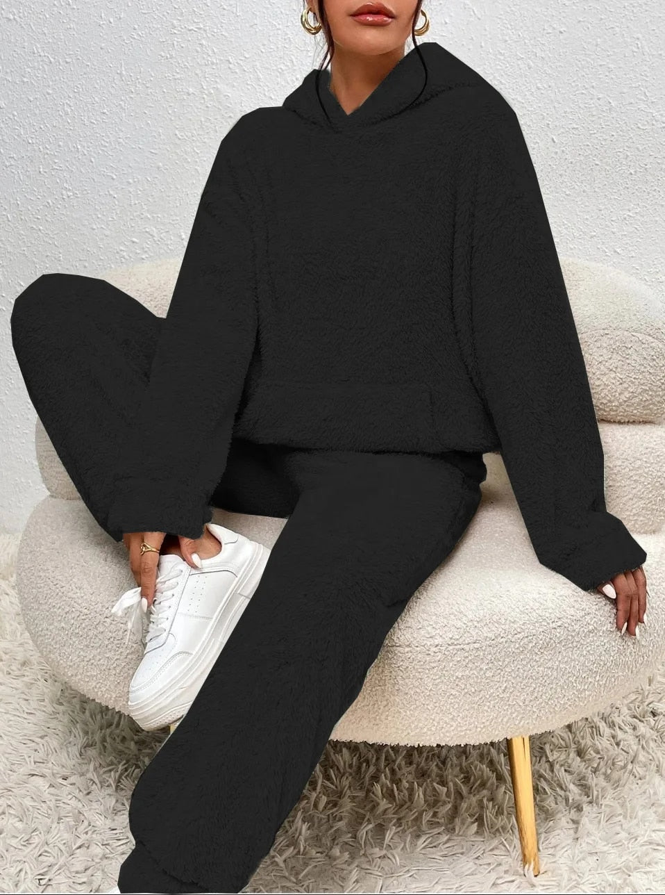 Kuscheliger Damen Teddy Hausanzug mit Kapuze und Kängurutasche