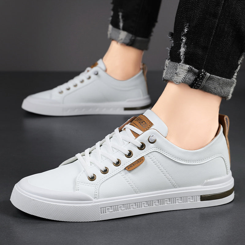Zweifarbige Schnürsneaker im urbanen Stil