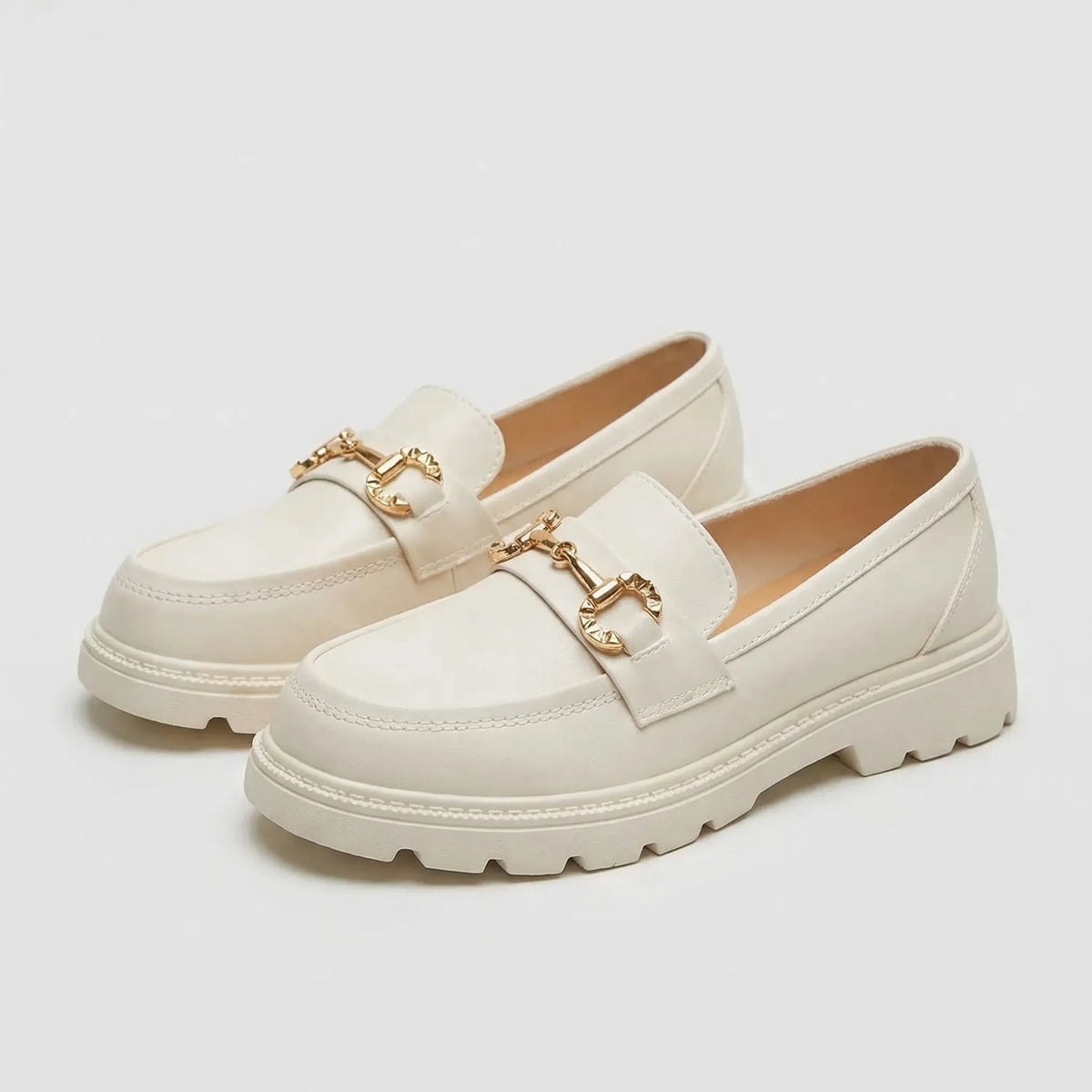 Wasserdichte Plateau-Loafer mit Profilsohle und Horsebit-Detail