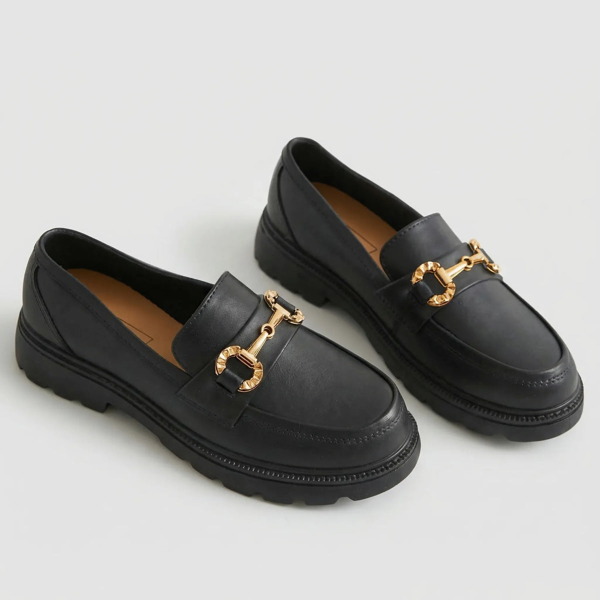 Wasserdichte Plateau-Loafer mit Profilsohle und Horsebit-Detail