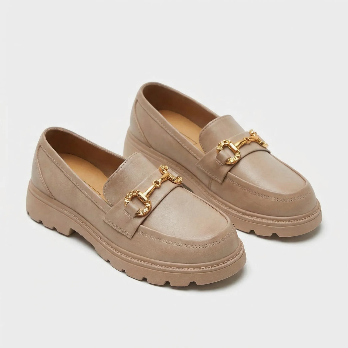 Wasserdichte Plateau-Loafer mit Profilsohle und Horsebit-Detail