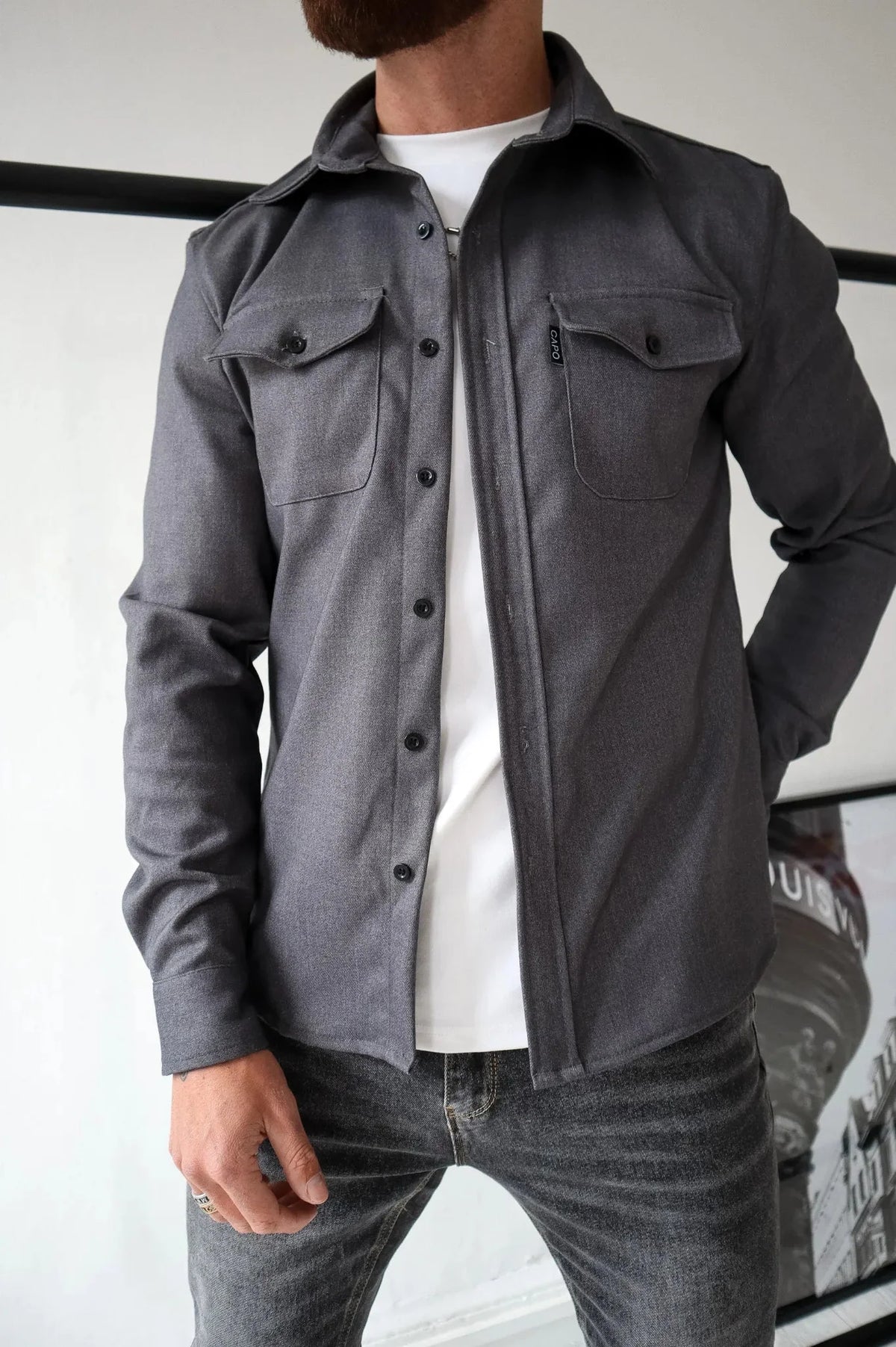 Leichte Hemdjacke mit Brusttaschen und Knopfleiste