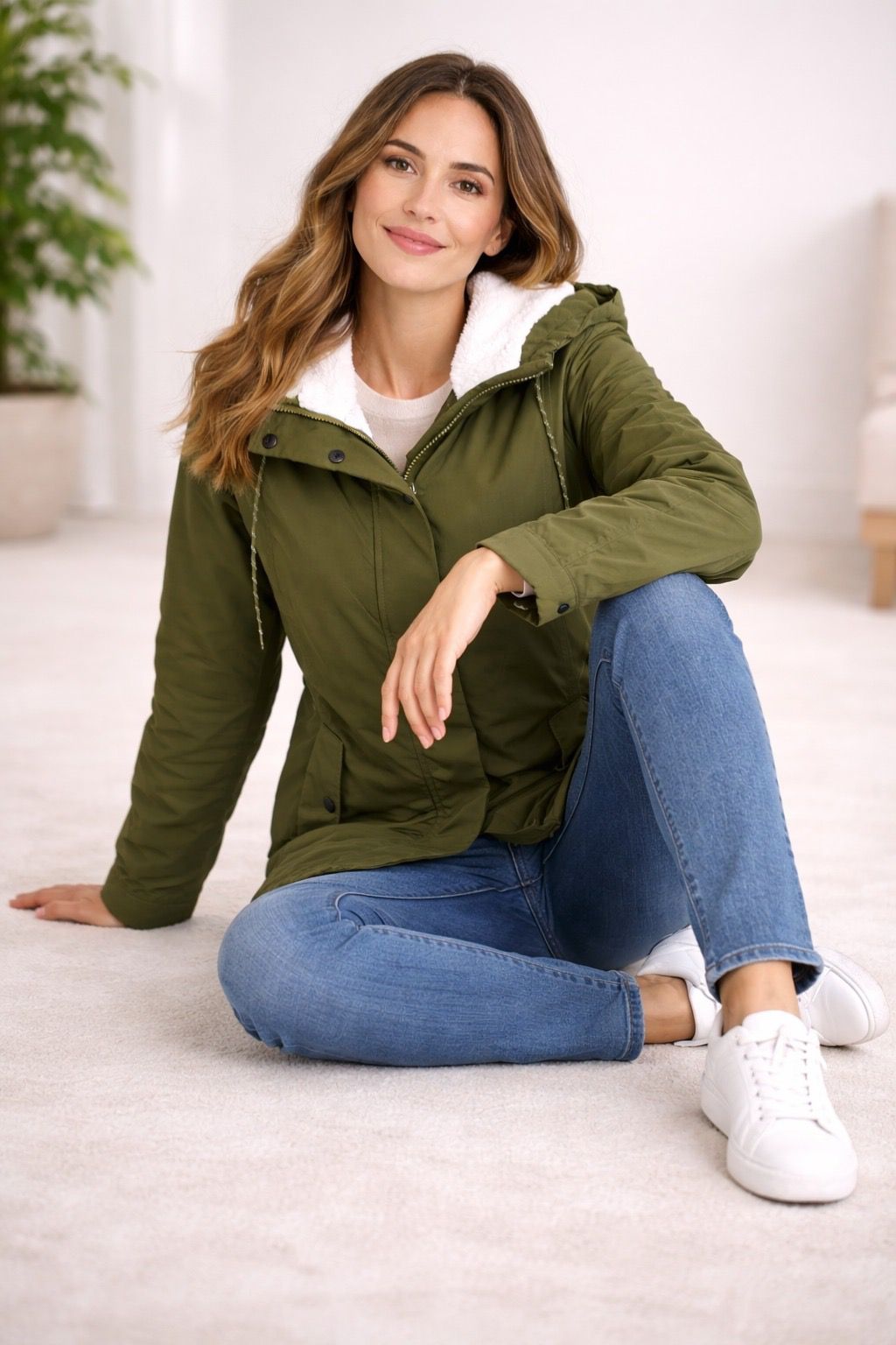 Lange Damen Winterjacke Mit Kapuze Und Wattierung