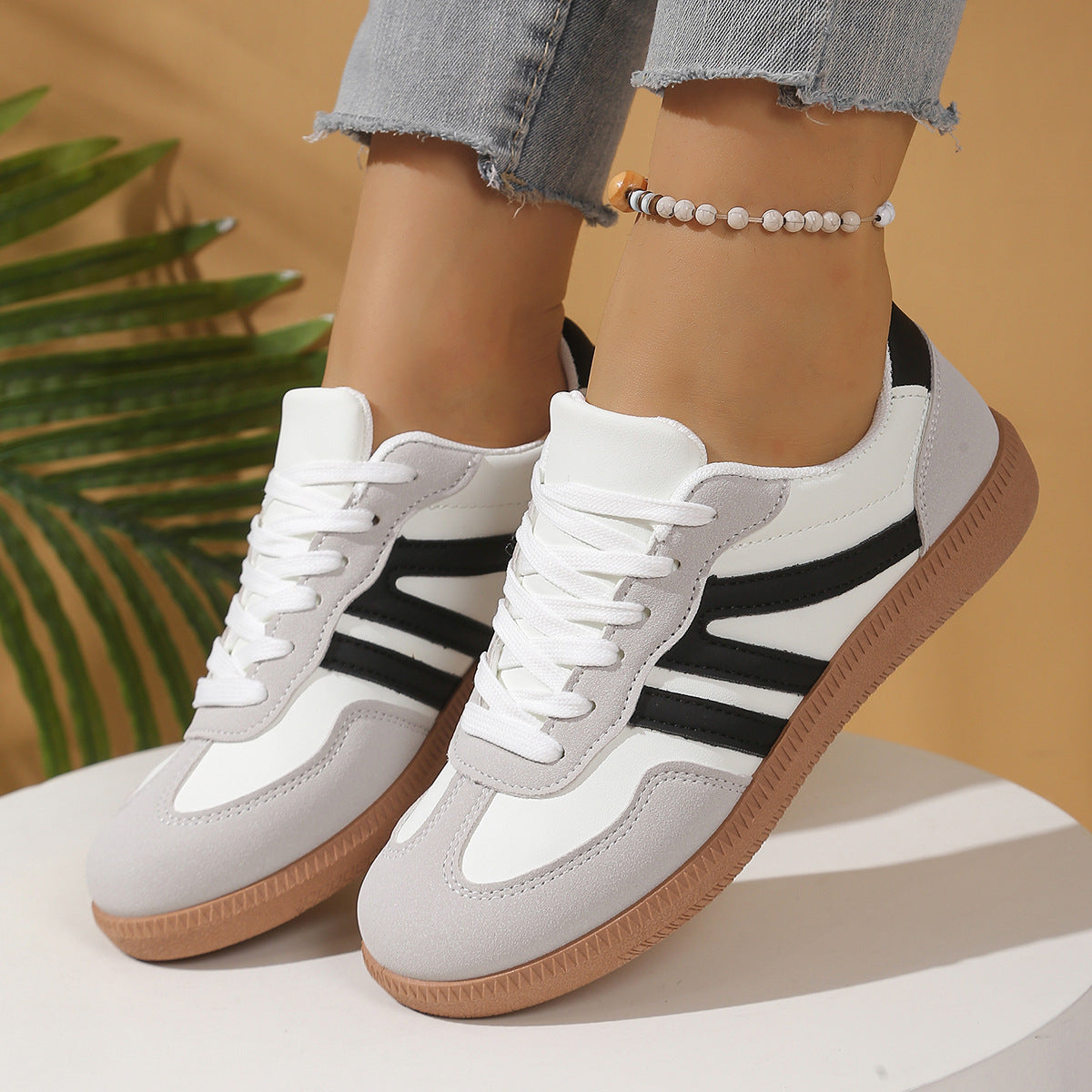 Damen Retro Sneaker aus Wildleder