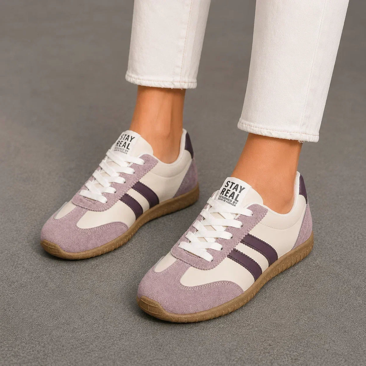 Orthopädische Sneaker mit Fussbettung und weiter Passform