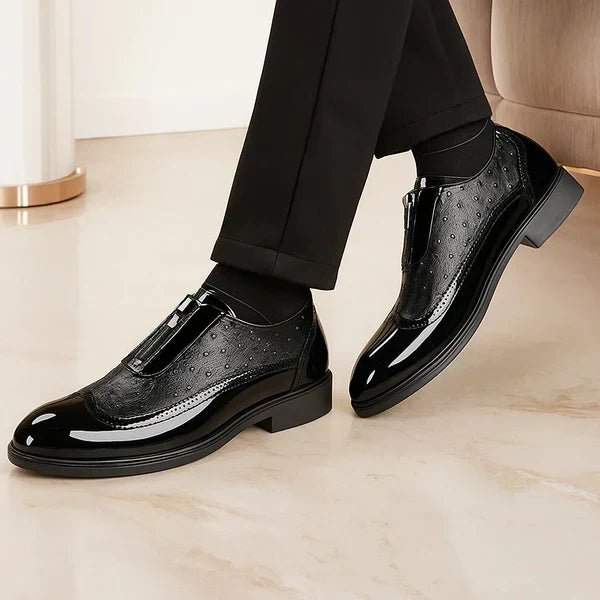 Herren Oxford Schuhe in Strauss-Optik mit Lackdetails