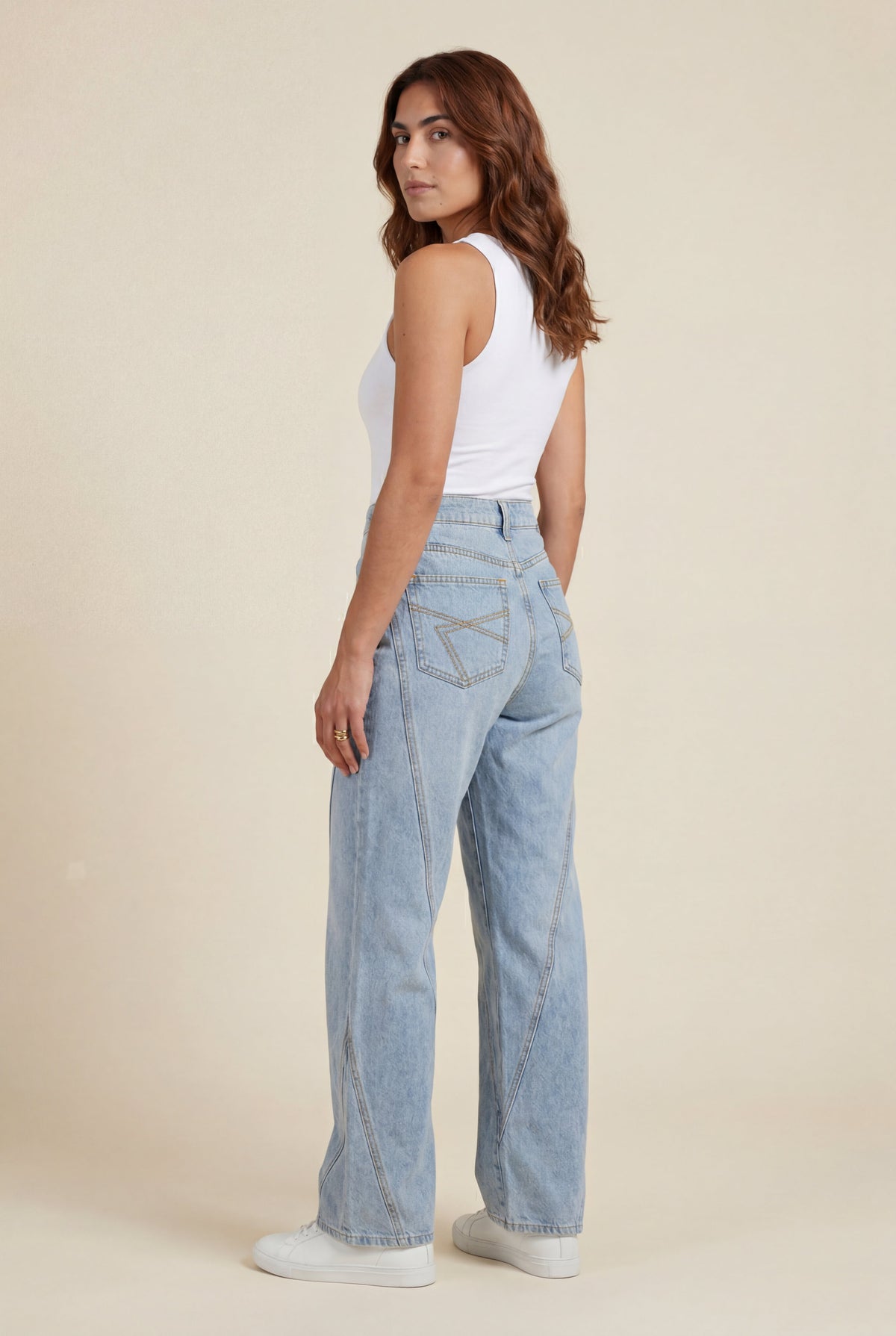 Jean droit taille haute à surpiqûres