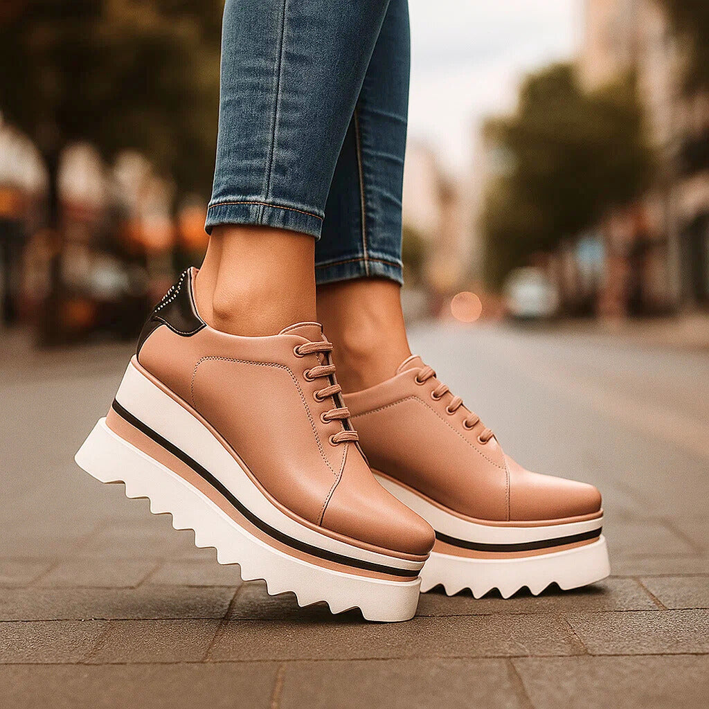Damen Plateau Sneaker mit Doppelstreifen und Profilsohle