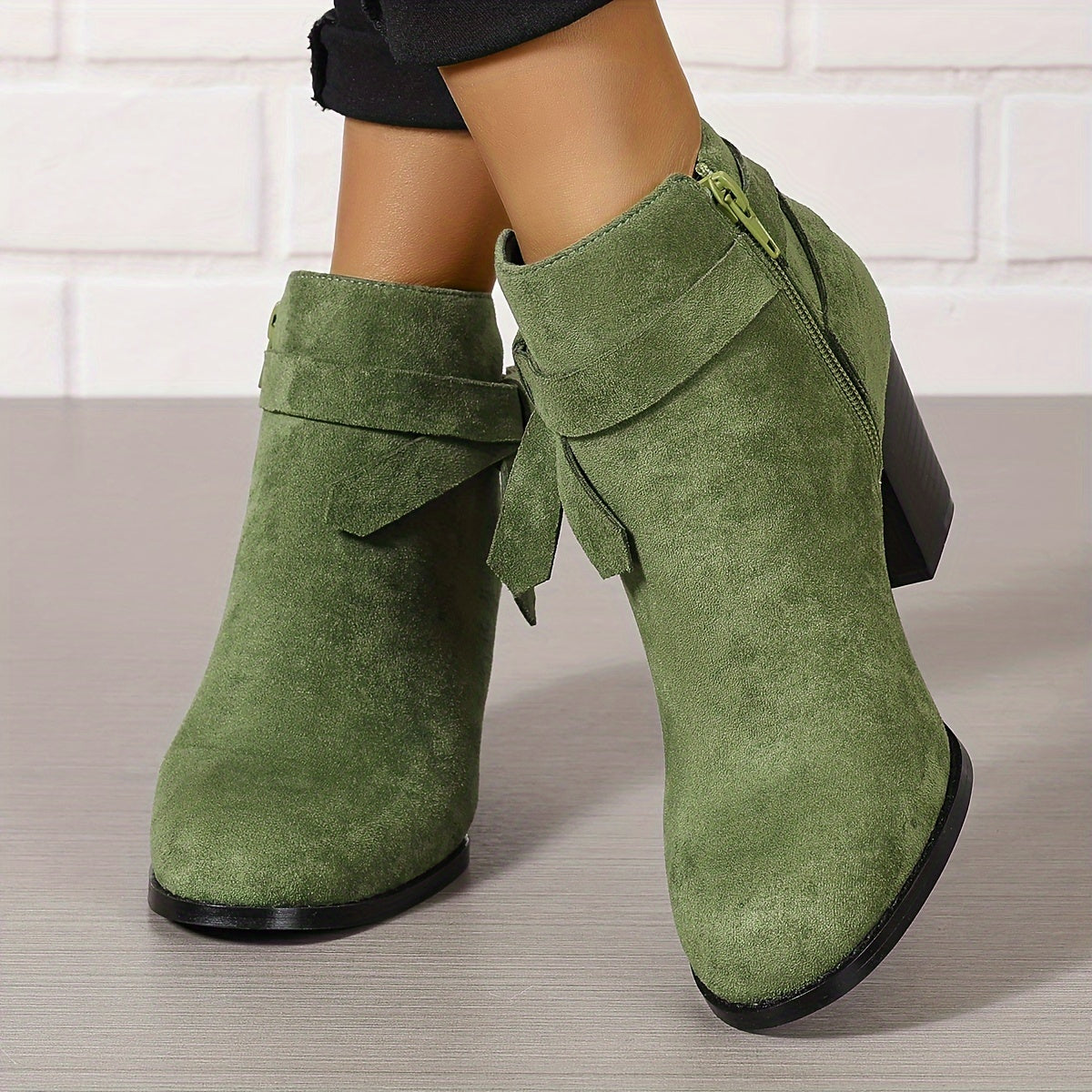 Spitze Damen Stiefeletten mit Blockabsatz und Schleife