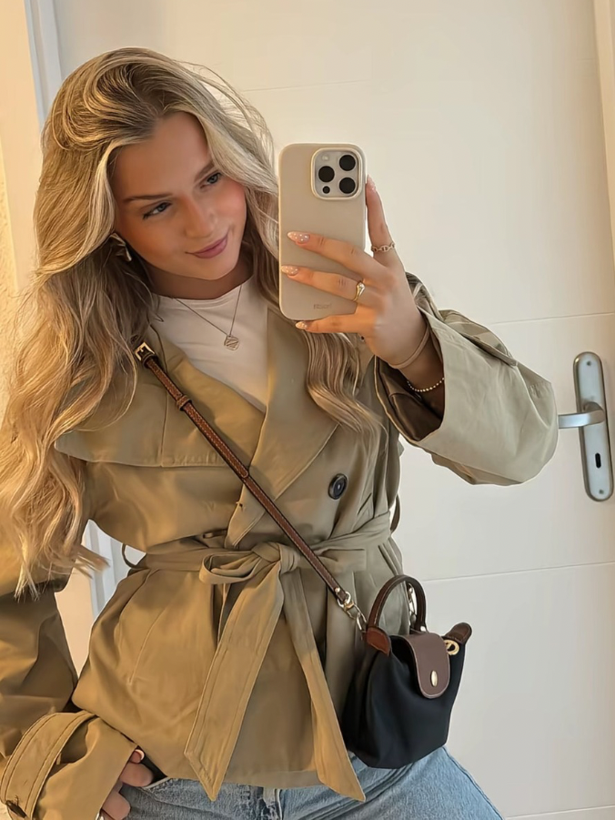 Kurze Damen Jacke mit Zweireihiger Knopfleiste und Bindegürtel