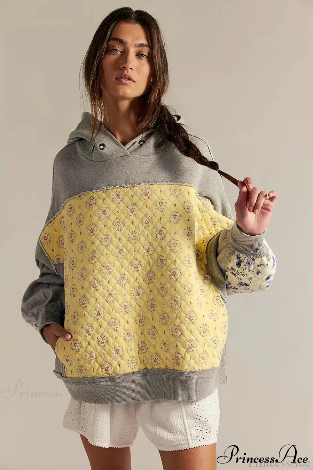 Lockerer Kapuzenpullover mit Stickerei-Detail
