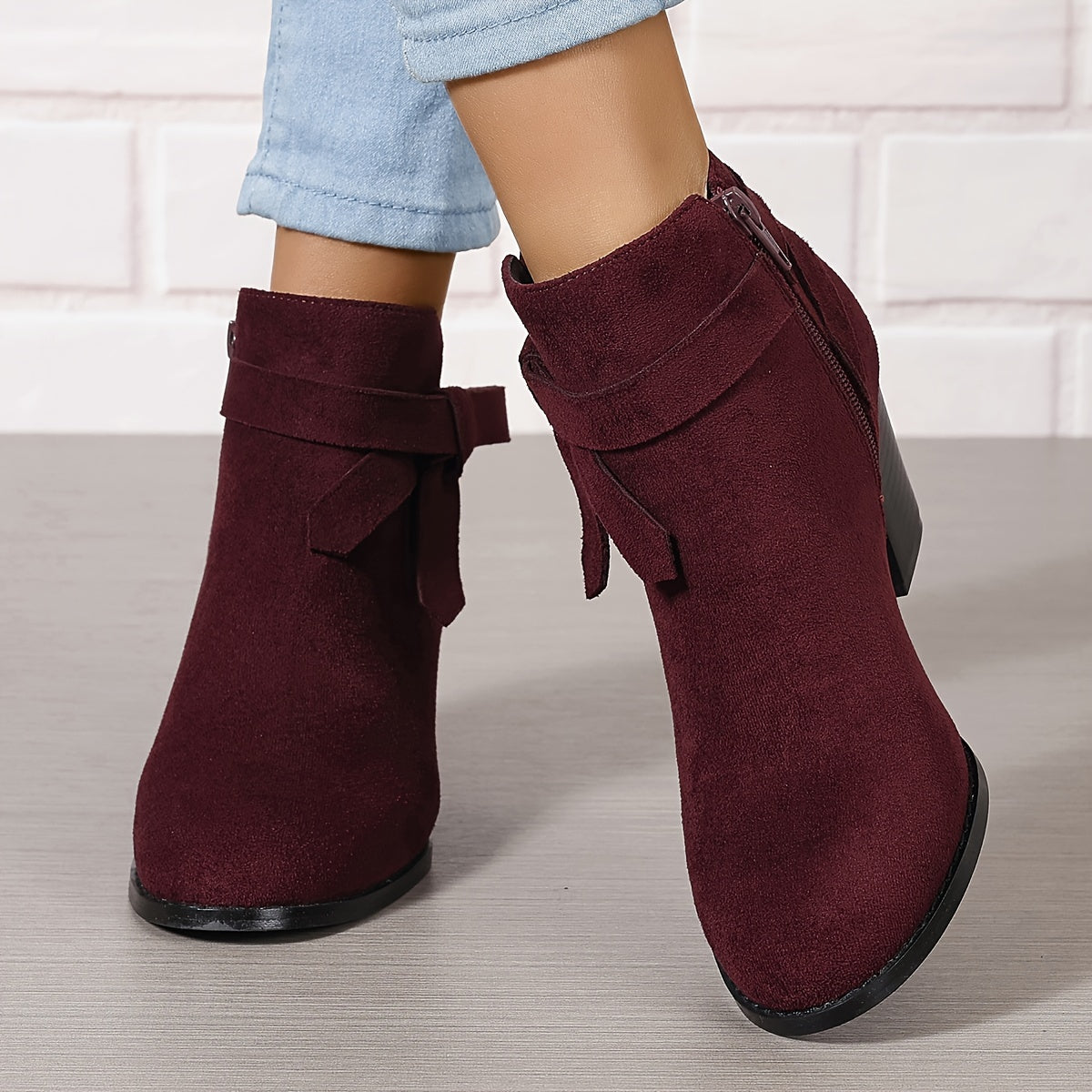 Spitze Damen Stiefeletten mit Blockabsatz und Schleife