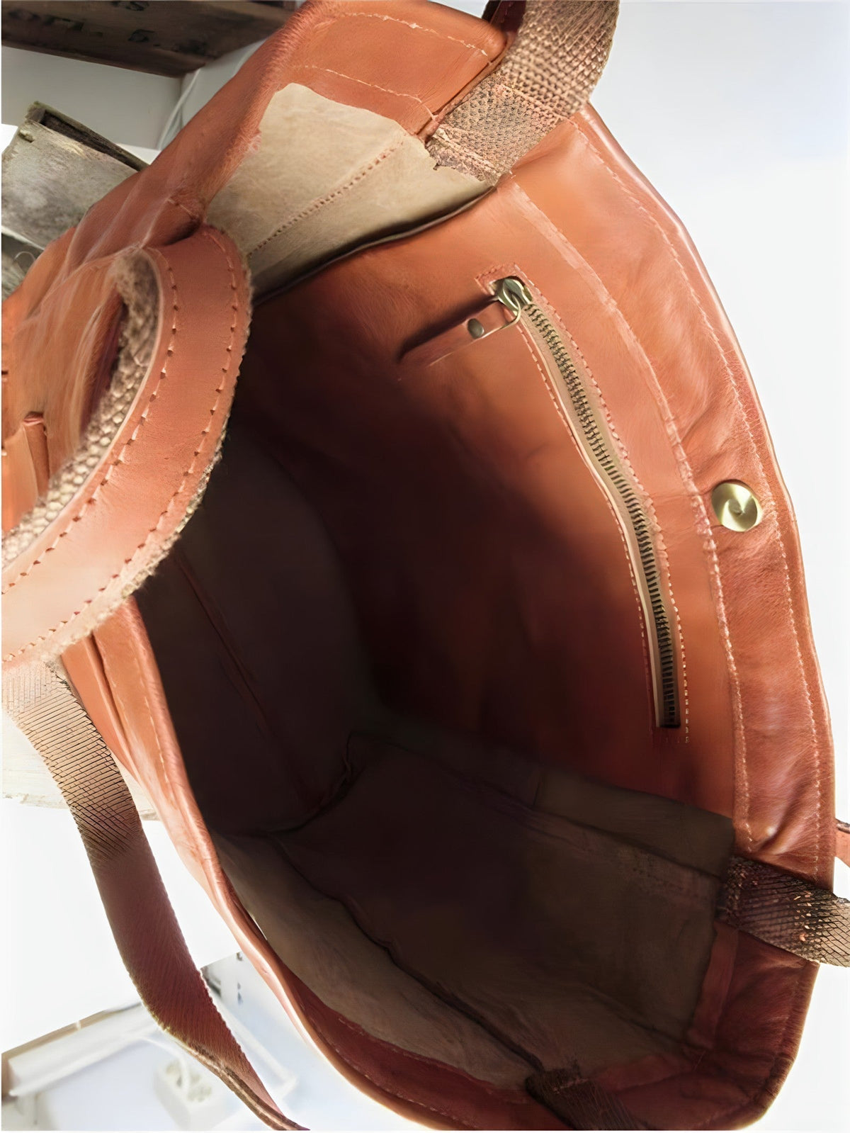 Geräumige Damen Handtasche aus Kunstleder mit Reissverschluss