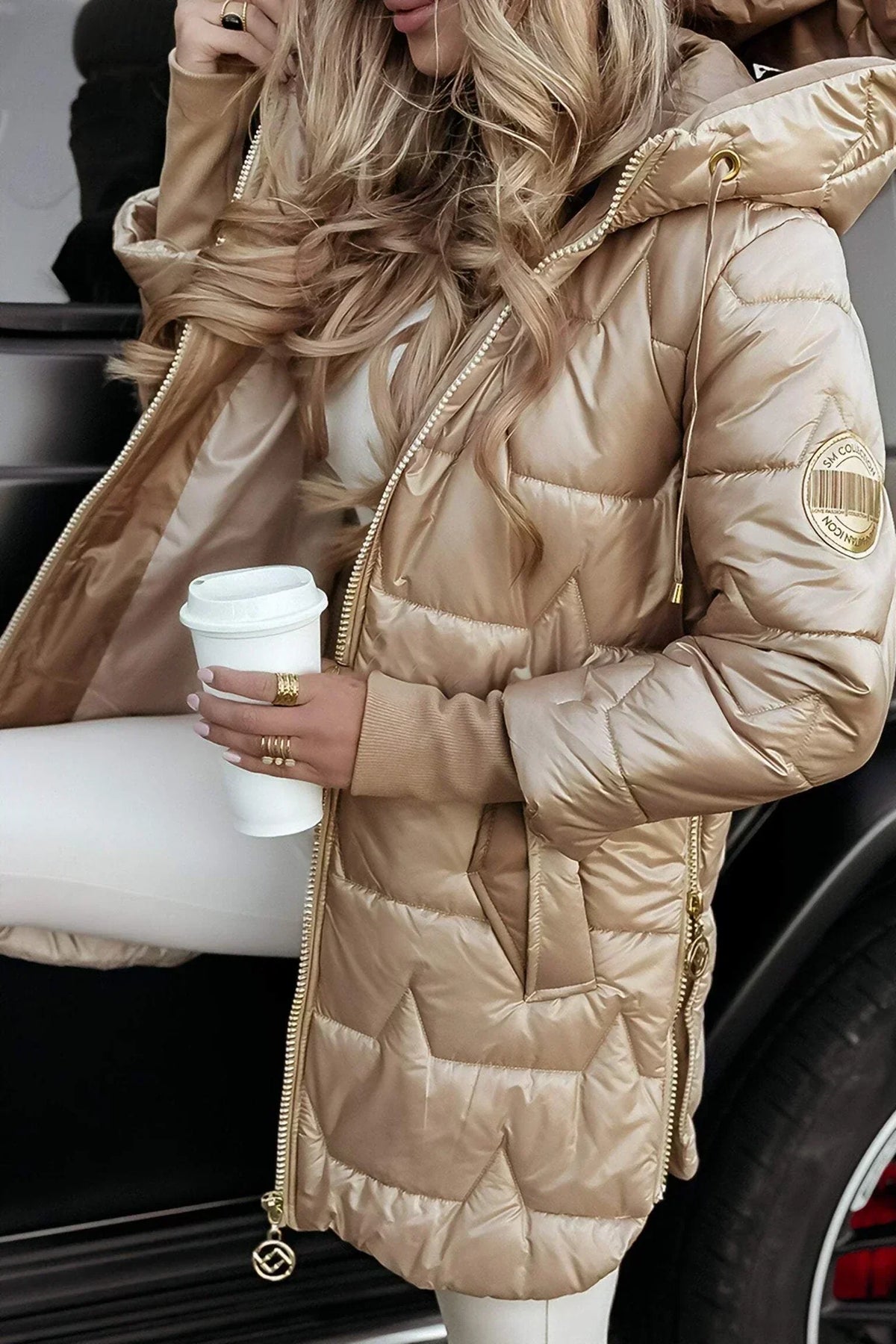 Leichte Damen Steppjacke mit Kapuze und Verlängertem Schnitt