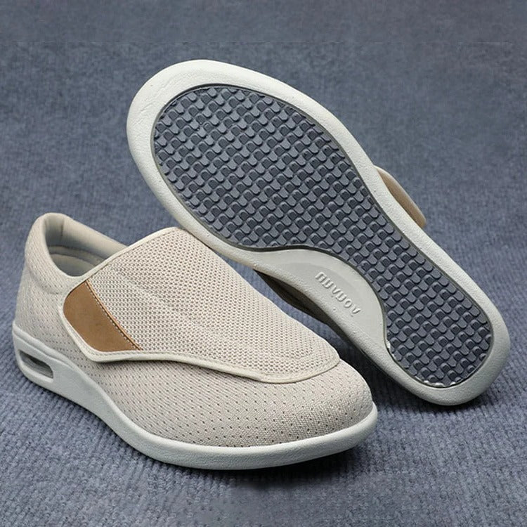 Weite Komfortschuhe aus Stretch-Mesh mit extra Platz