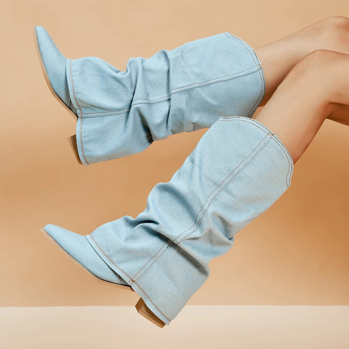 Hohe Damen Plissee Stiefel mit spitzer Zehe und Blockabsatz