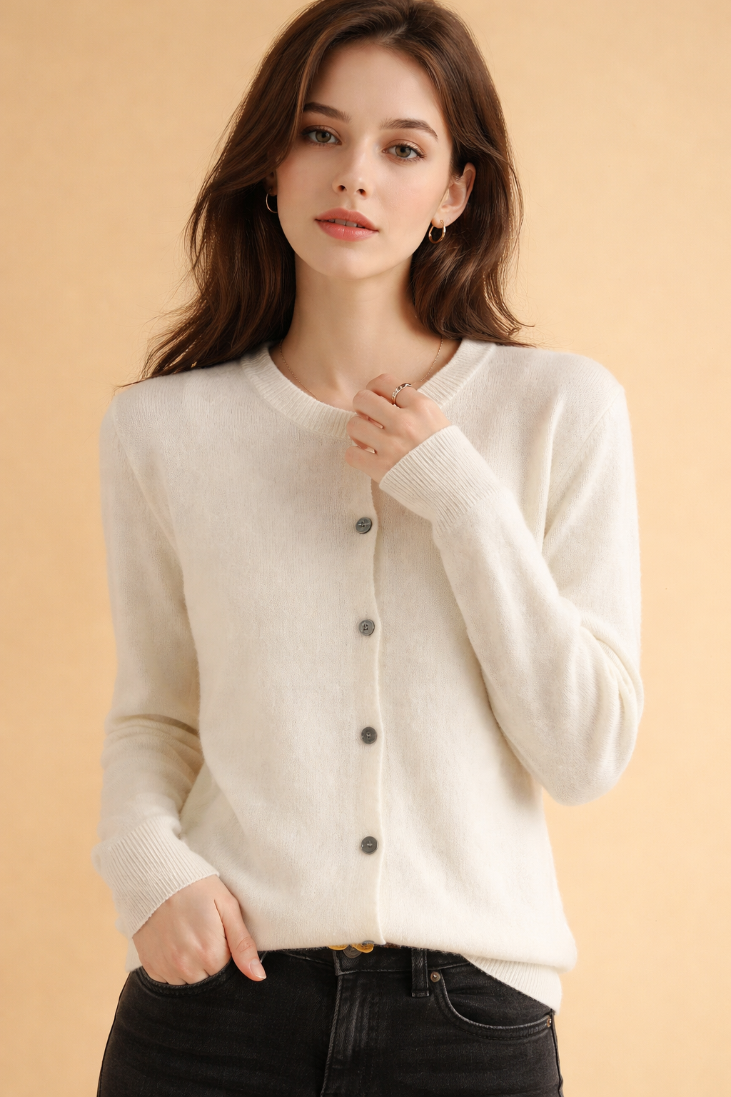 Klassischer Strickcardigan mit Rundhals und Knopfleiste