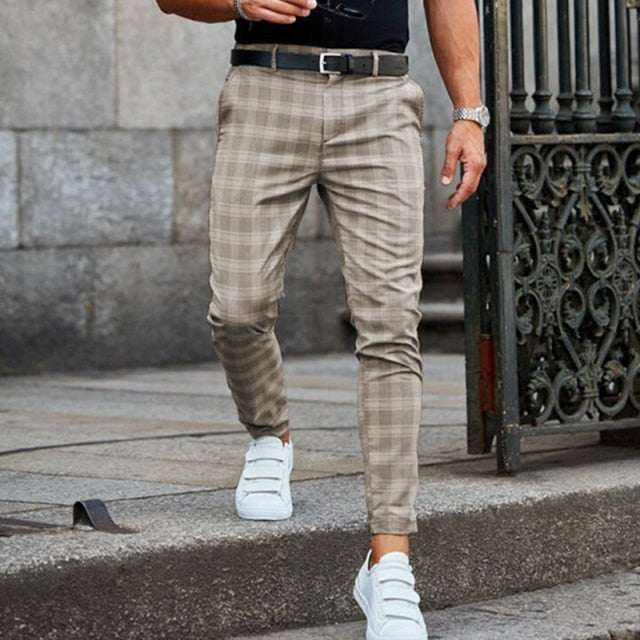 Karierte Herrenhose in Slim-Fit mit elegantem Schnitt