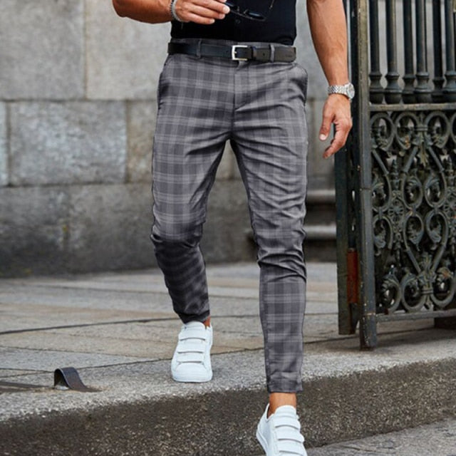Karierte Herrenhose in Slim-Fit mit elegantem Schnitt