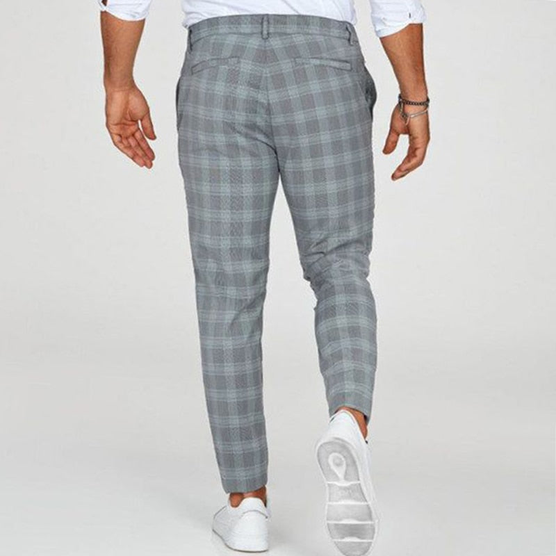 Karierte Herrenhose in Slim-Fit mit elegantem Schnitt