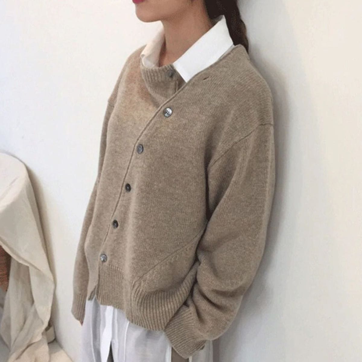 Damen Strickjacke In Wickeloptik Mit Asymmetrischen Knöpfen