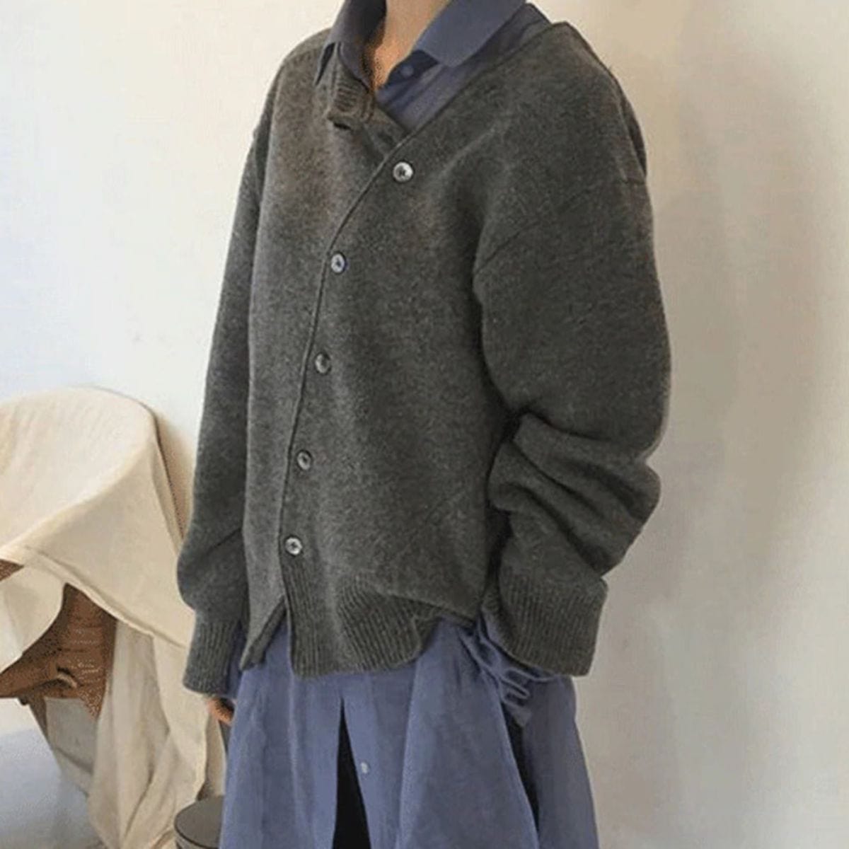 Damen Strickjacke In Wickeloptik Mit Asymmetrischen Knöpfen