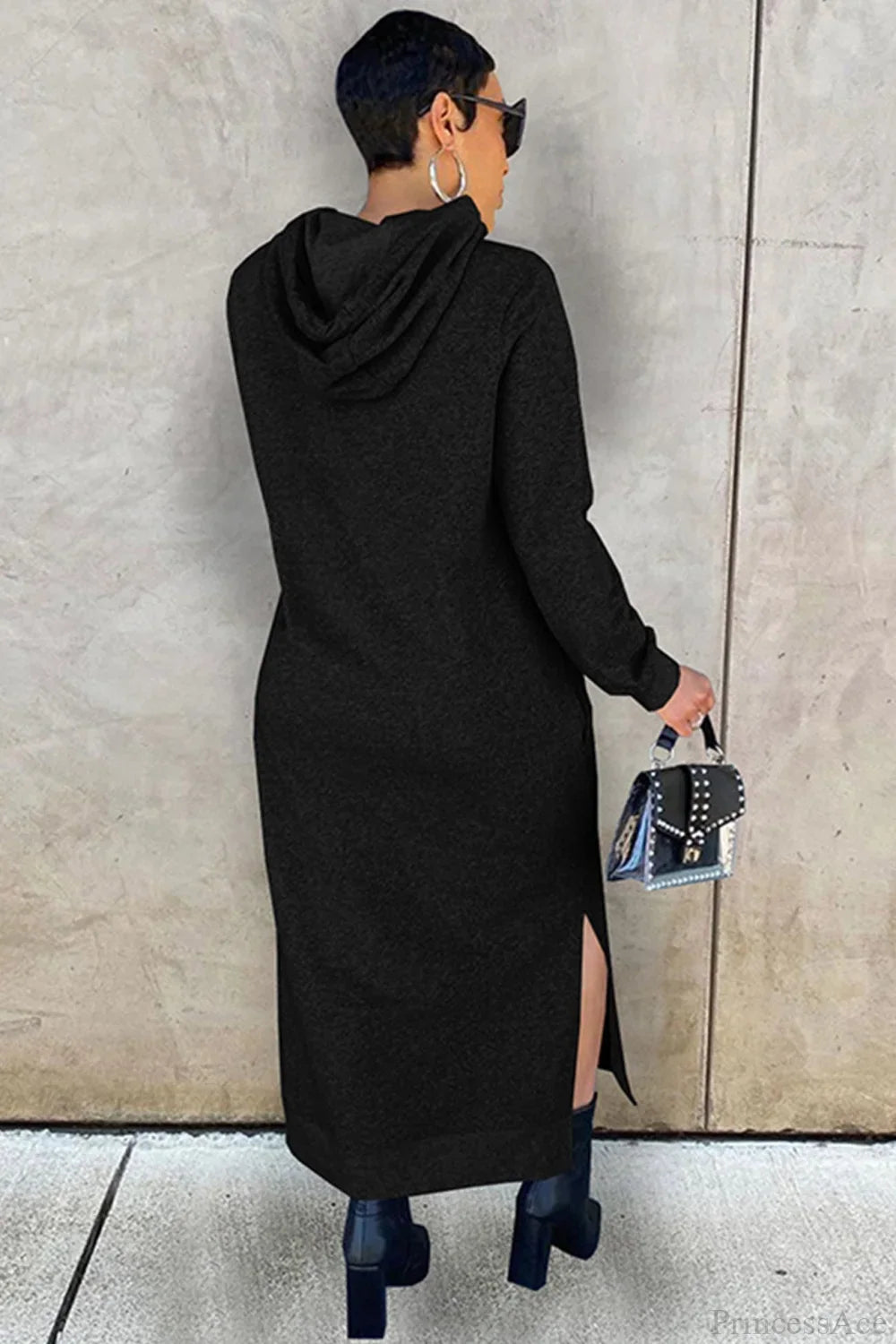 Langes Kapuzenkleid mit Beinschlitz und lockerer Taille