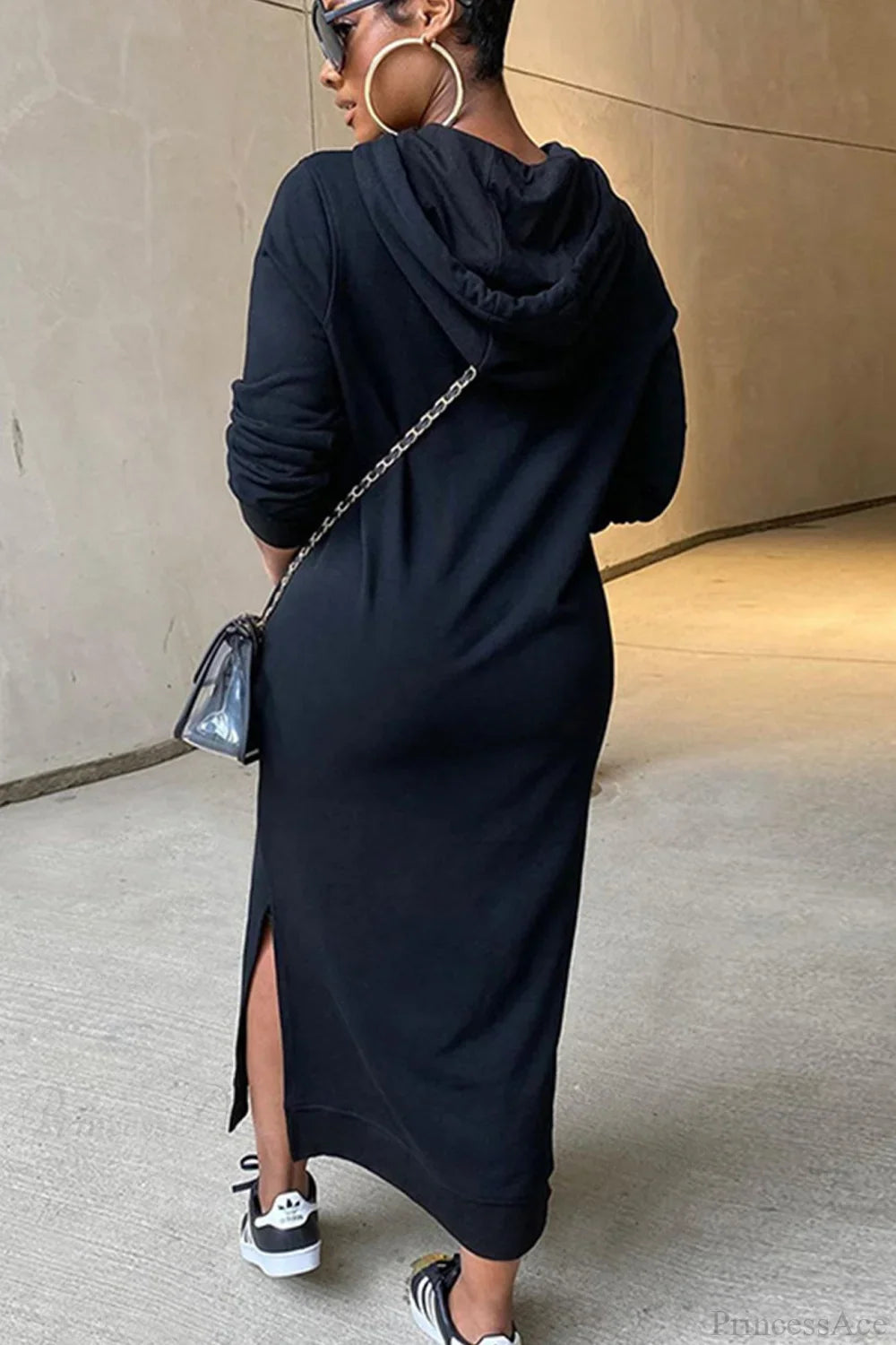 Langes Kapuzenkleid mit Beinschlitz und lockerer Taille