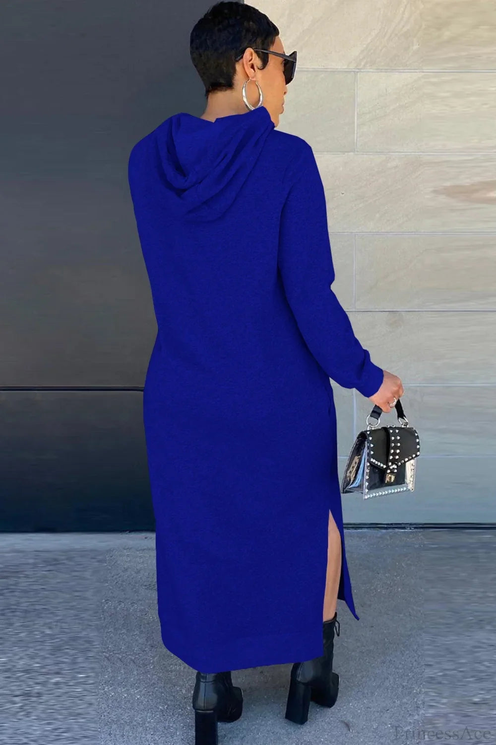 Langes Kapuzenkleid mit Beinschlitz und lockerer Taille