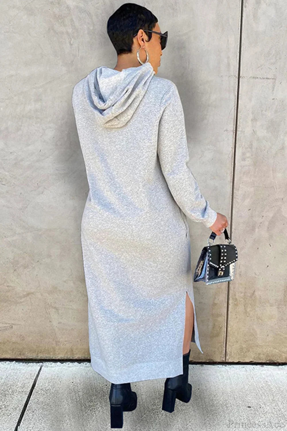 Langes Kapuzenkleid mit Beinschlitz und lockerer Taille
