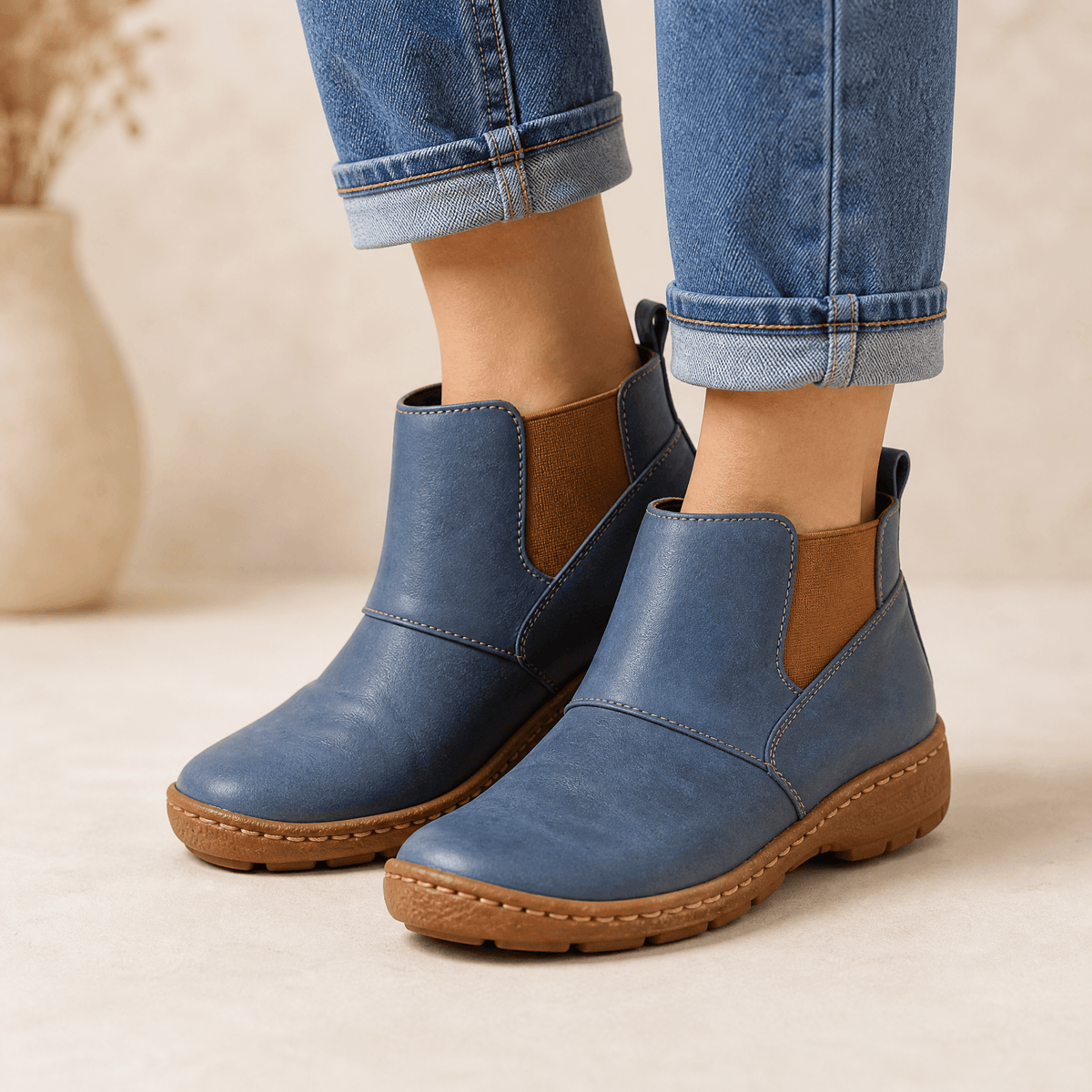 Weite Damen Stiefeletten mit Klettverschluss