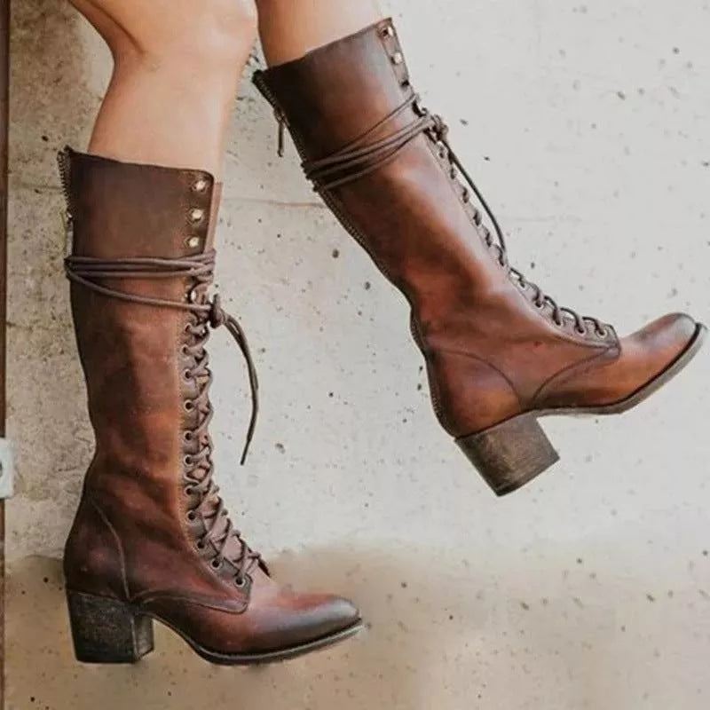 Orthopädische Schnürstiefel mit Seitenreißverschluss und Blockabsatz