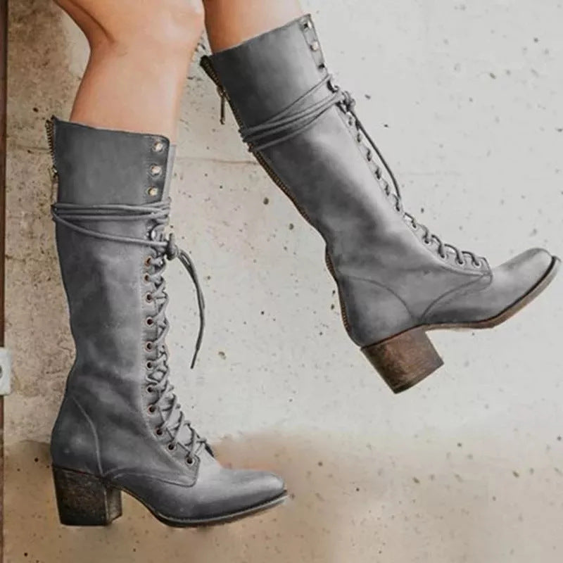 Orthopädische Schnürstiefel mit Seitenreißverschluss und Blockabsatz