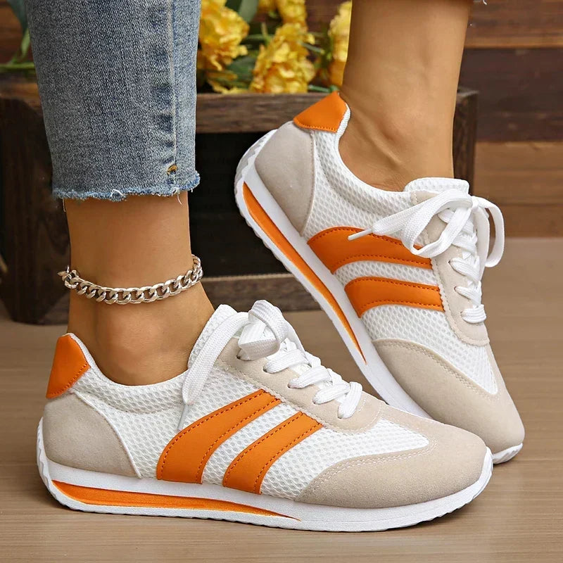 Atmungsaktive Damen Sneaker mit Mesh Overlay und Schnürung