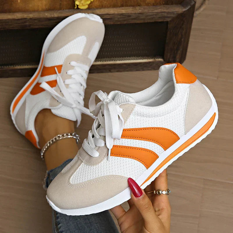 Atmungsaktive Damen Sneaker mit Mesh Overlay und Schnürung